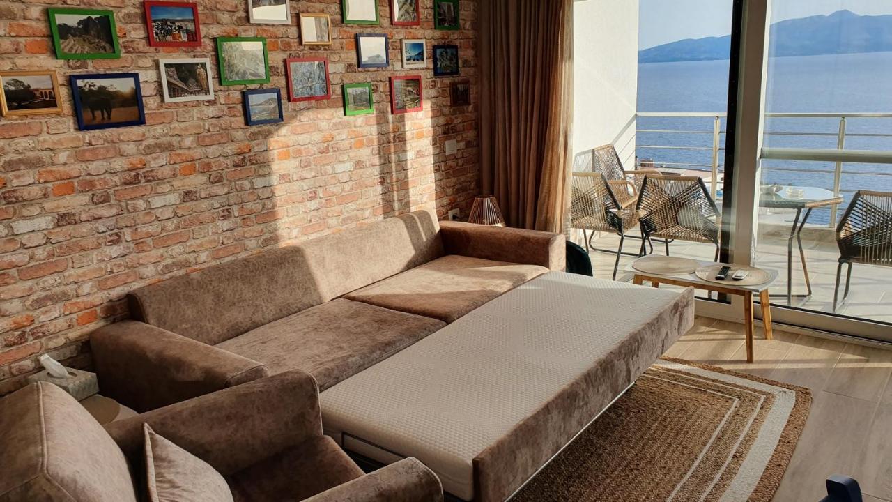 Blue Eye Apartment Sarandë Exteriör bild